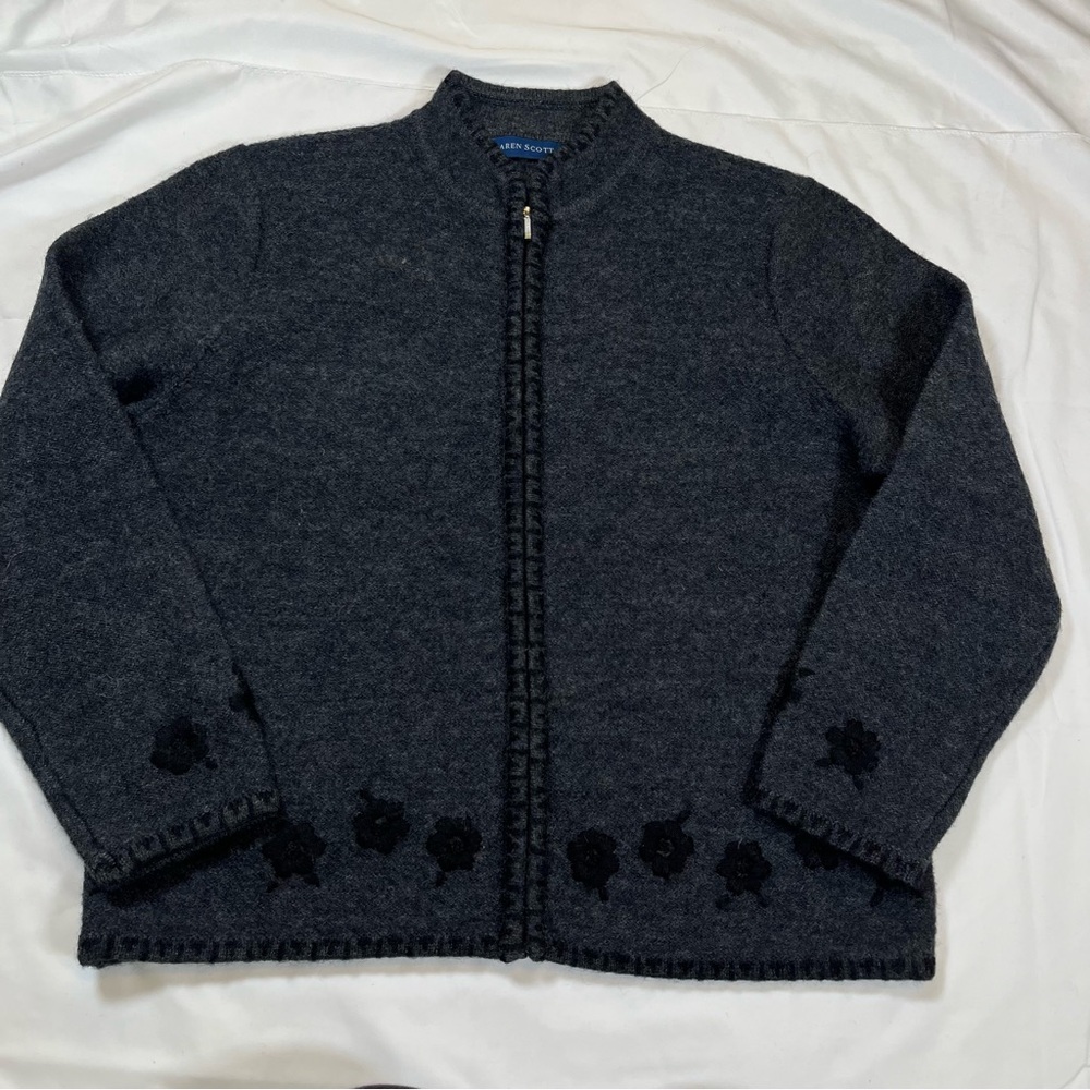 Vintage Karen Scott 100% Pure Wool Floral‎ Embroidered Black Cardigan Size S